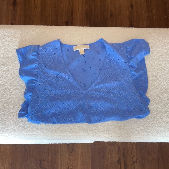 Michael Michael Kors Eyelet Flutter Sleeve Blouse in Blue – Women’s Size M - Picture 4 of 8